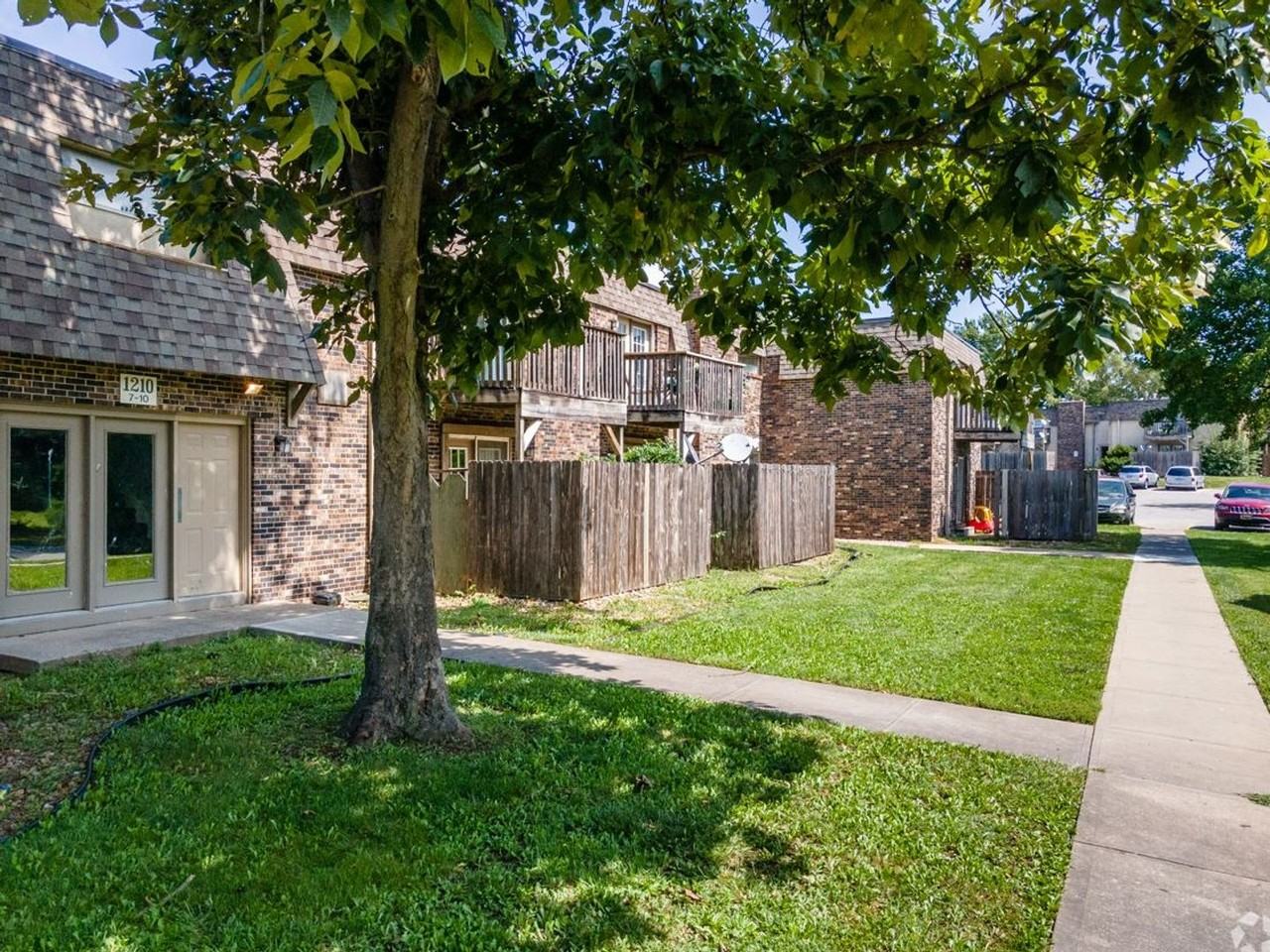 Governors Court - Photo 6 of 18