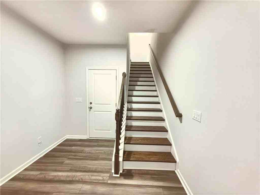 2400 Whistler Way Ne - Photo 6 of 31