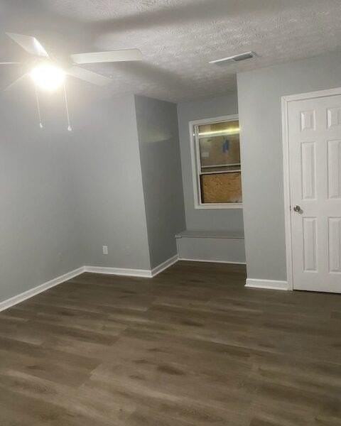 1136 Summer Brook Rd - Photo 5 of 11