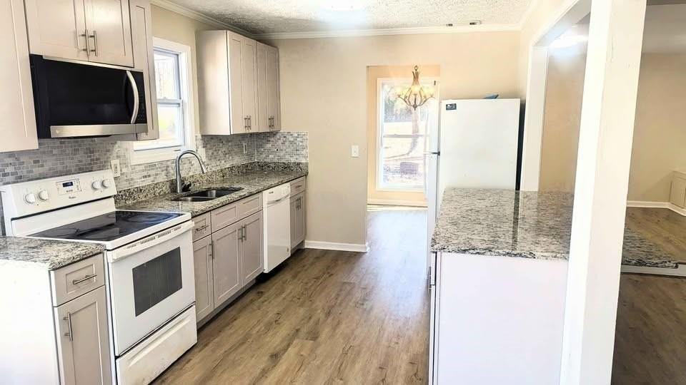 1297 Herrington Rd - Photo 2 of 15