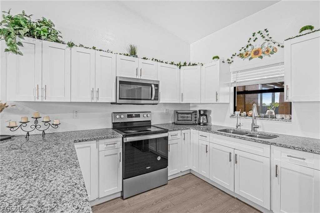 9012 S Indio Ct - Photo 3 of 22