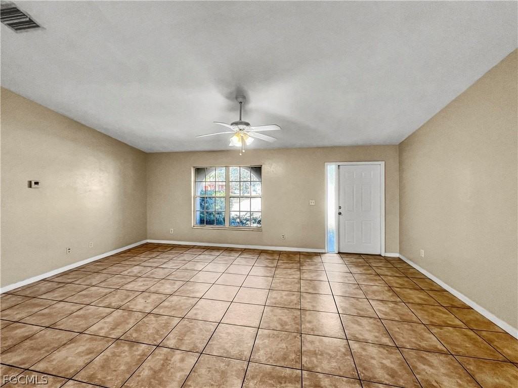 208 Se 17th St - Photo 4 of 35