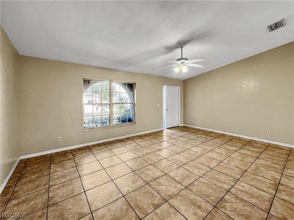 208 Se 17th St - Photo 5 of 35