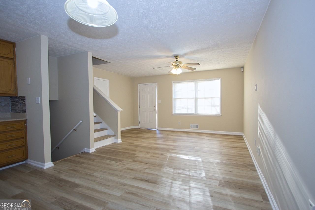 4656 Bristol Dr Se - Photo 3 of 21