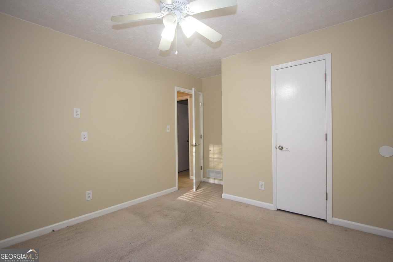 4656 Bristol Dr Se - Photo 6 of 21