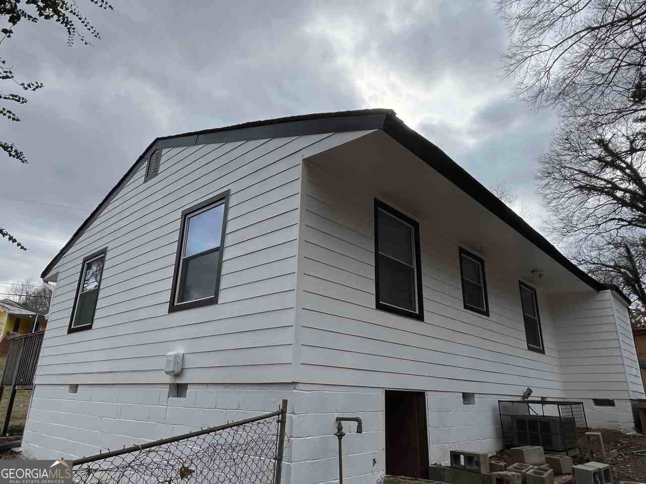 1734 Cahoon St Sw - Photo 2 of 19