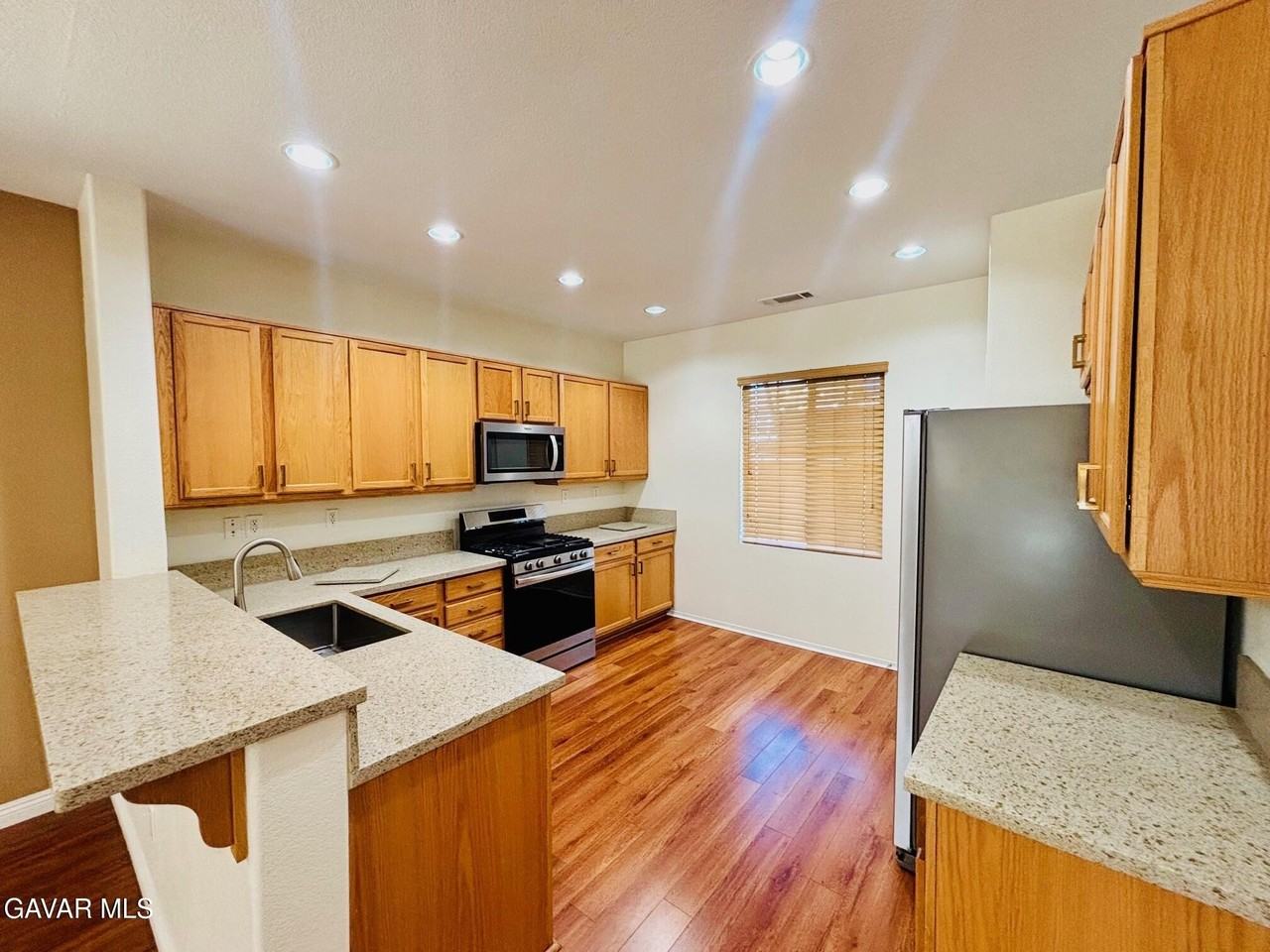 5806 W Avenue K3 - Photo 6 of 27