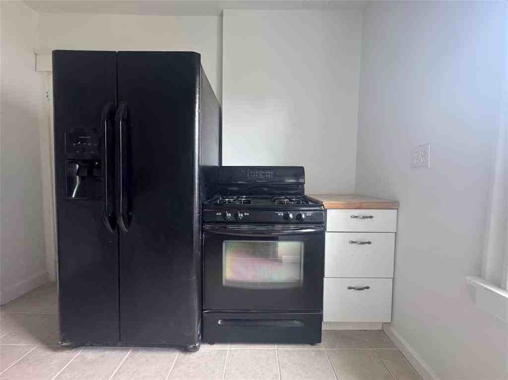 308 Mersereau Ave #1 - Photo 6 of 13