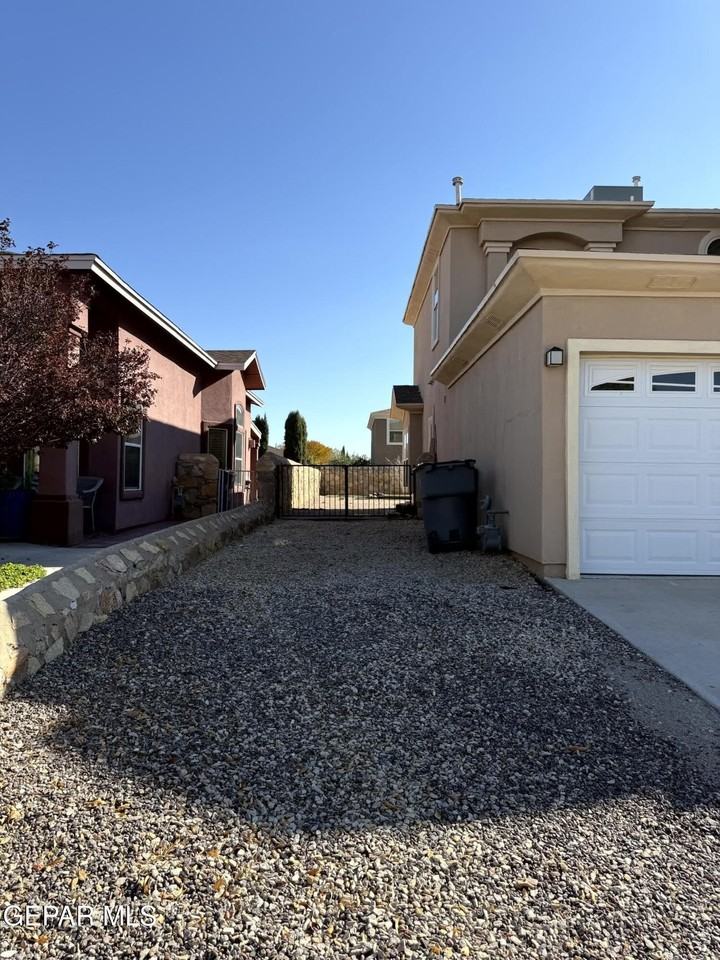 5448 Ignacio Frias Dr - Photo 5 of 31