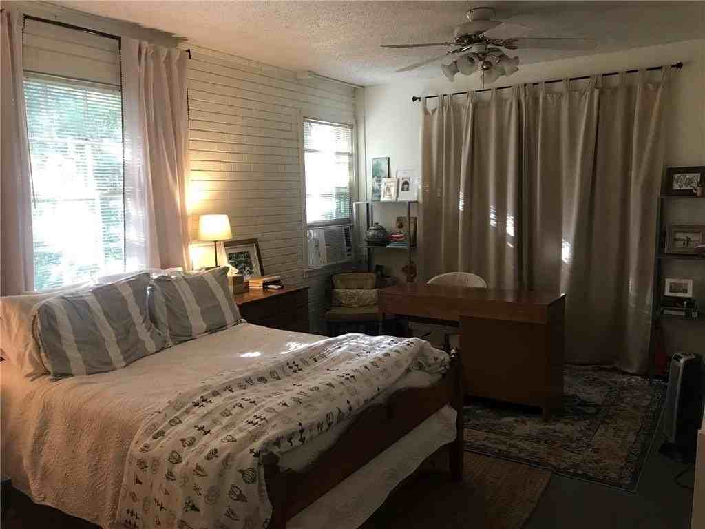 1904 Holly Ave - Photo 5 of 8