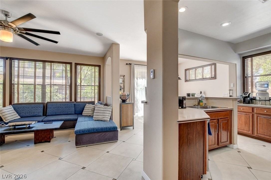 8043 Arcadian Ln - Photo 7 of 18