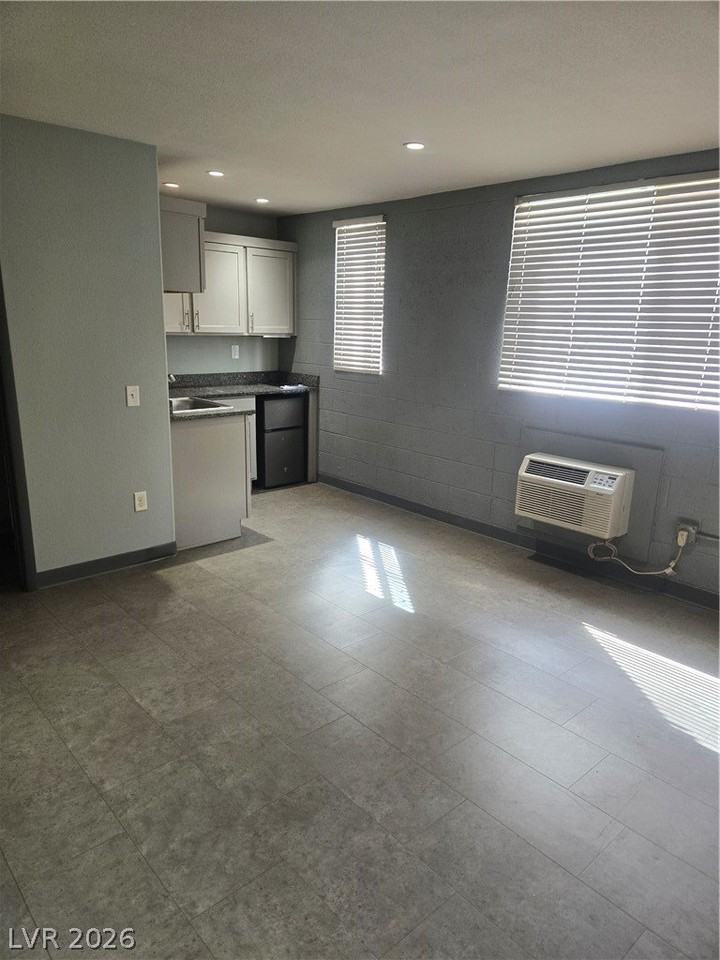 223 N 9th St #111 - Photo 2 of 12