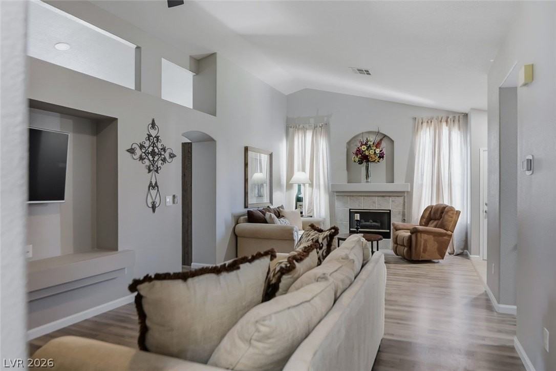 833 Glitter Glen Ct - Photo 7 of 40