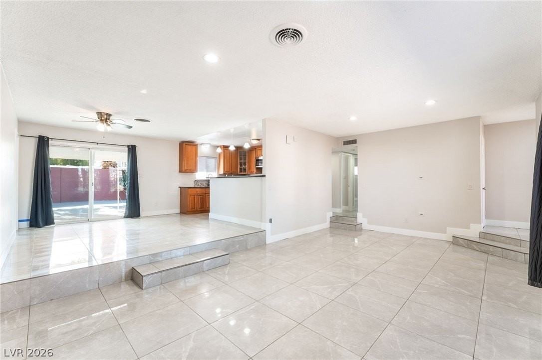 2163 Golden Arrow Dr - Photo 6 of 48