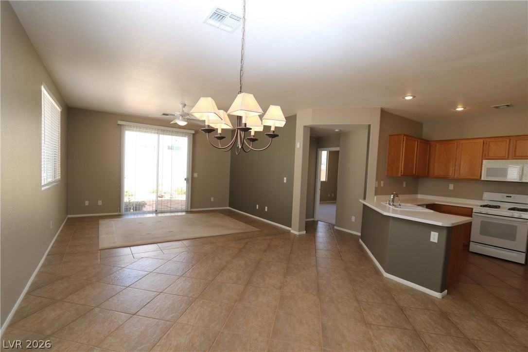 9702 W Mesa Vista Ave - Photo 5 of 21