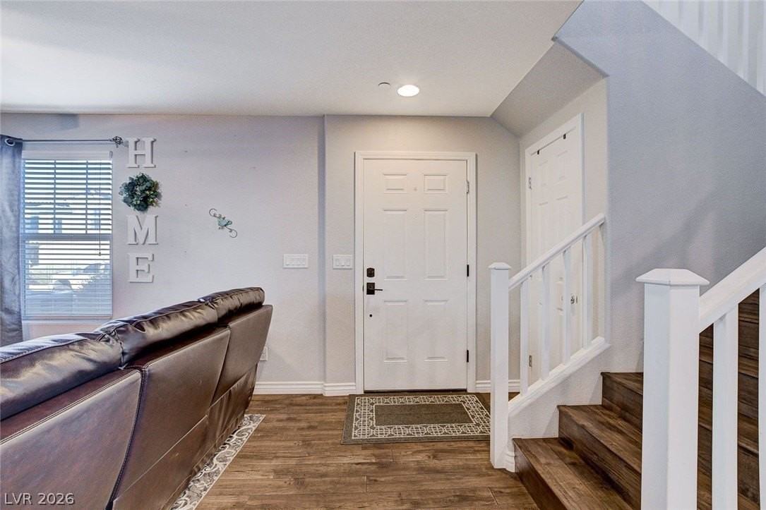 1045 Spotted Saddle St - Photo 3 of 30