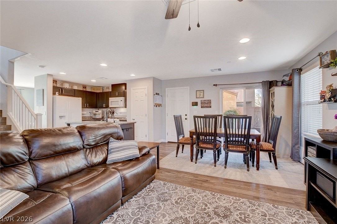 1045 Spotted Saddle St - Photo 5 of 30