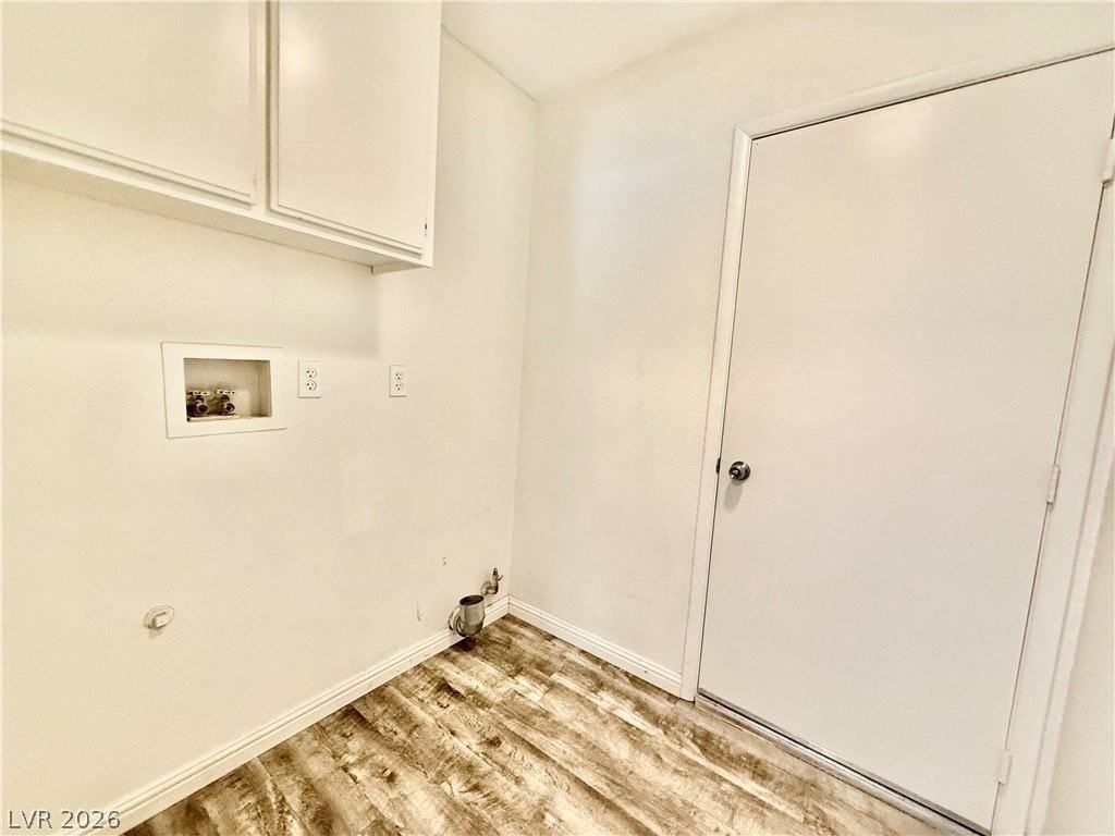 4600 Ermine Ct - Photo 7 of 17