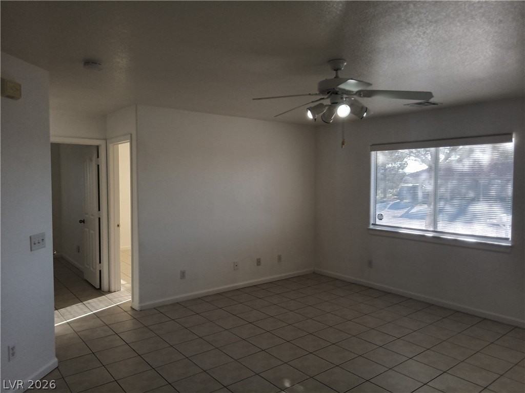 1201 Sixshooter Ave #D - Photo 4 of 17