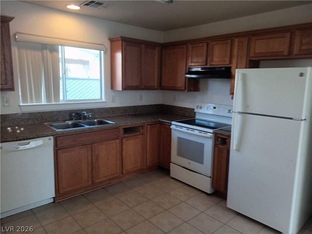 1201 Sixshooter Ave #D - Photo 6 of 17