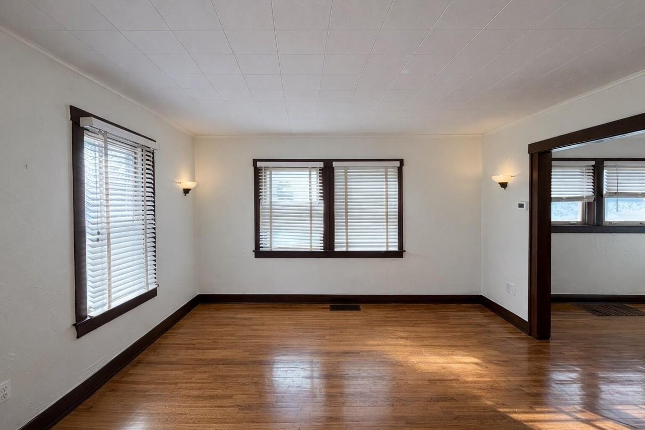 1259 Humphrey Ave - Photo 2 of 10