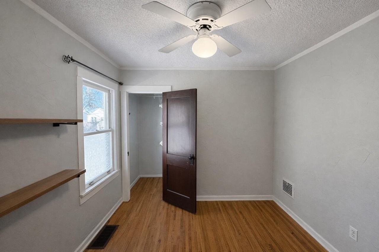 1259 Humphrey Ave - Photo 6 of 10