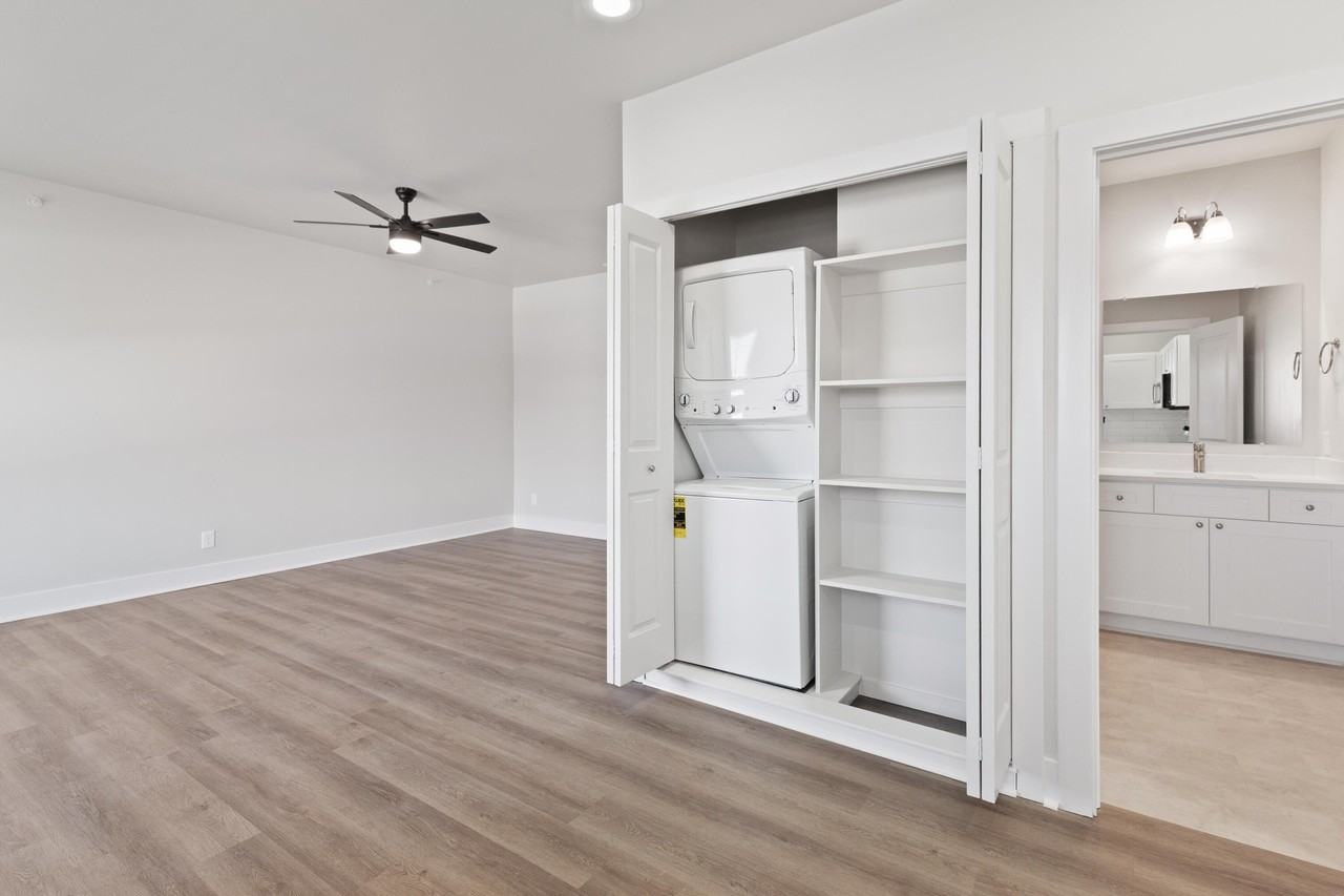 1215 Corporate Dr - Photo 7 of 26