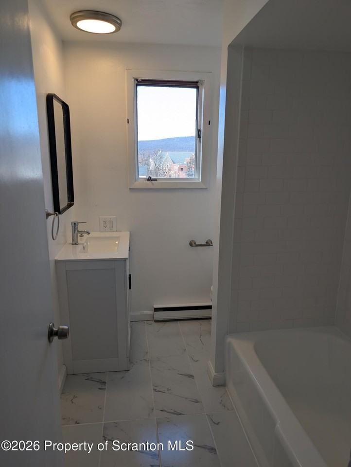 116 Broad St Unit 116 1/2 - Photo 3 of 15