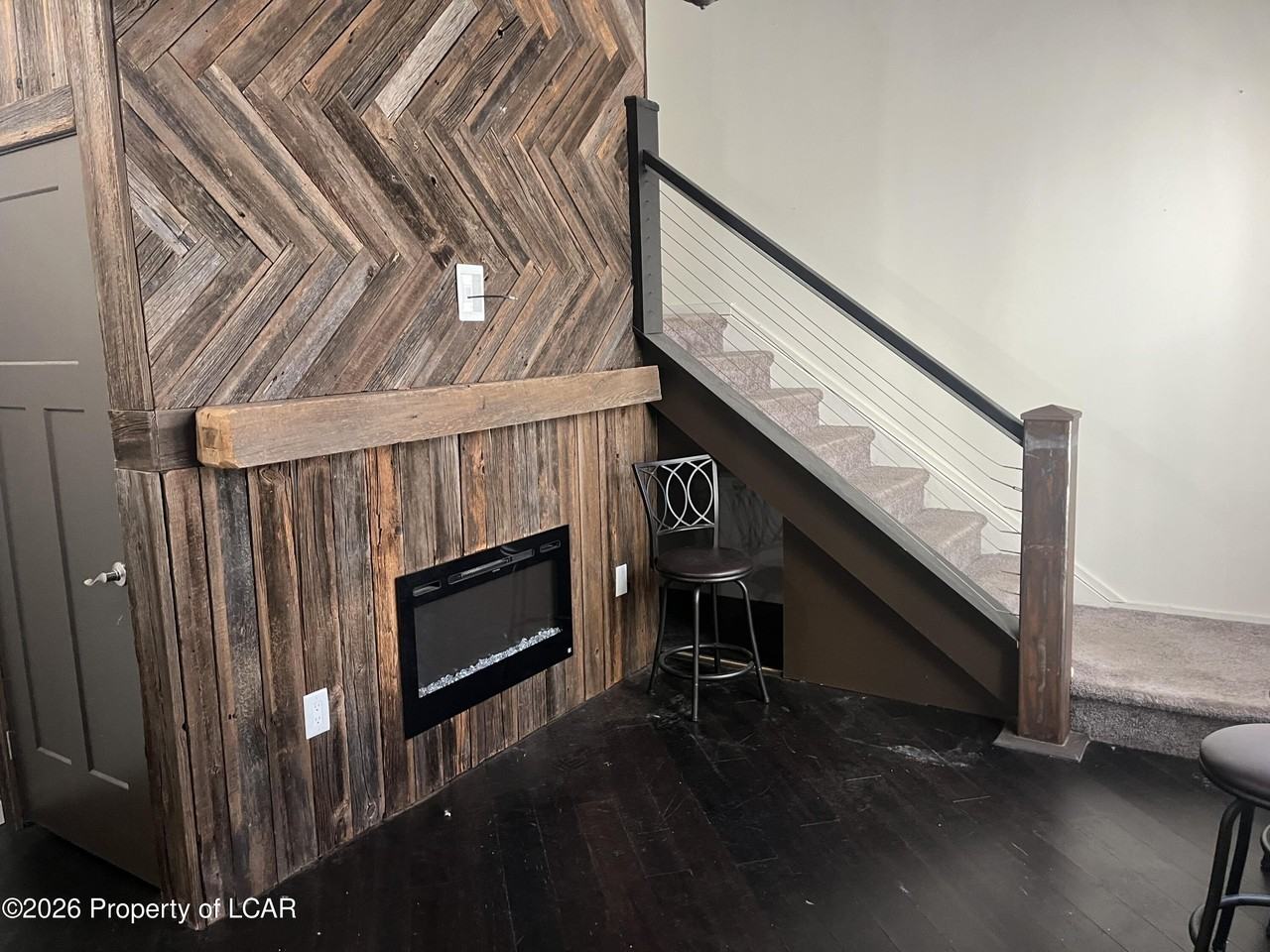 256 Hughes St - Photo 2 of 18