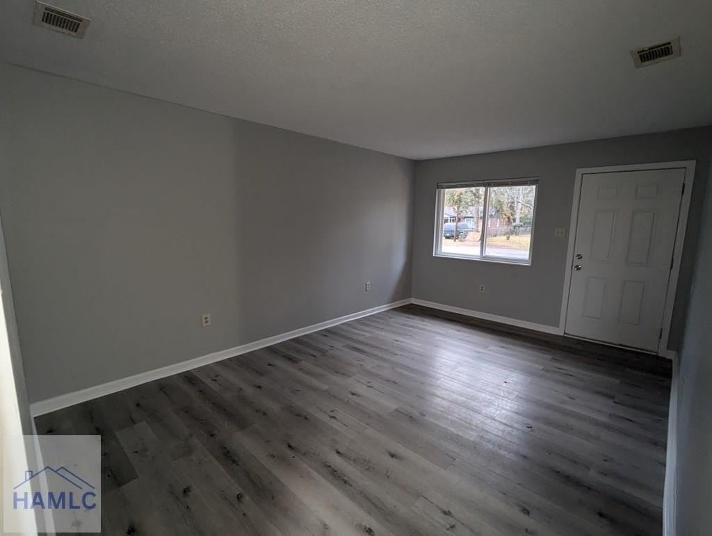 417 Rogers Rd - Photo 4 of 11