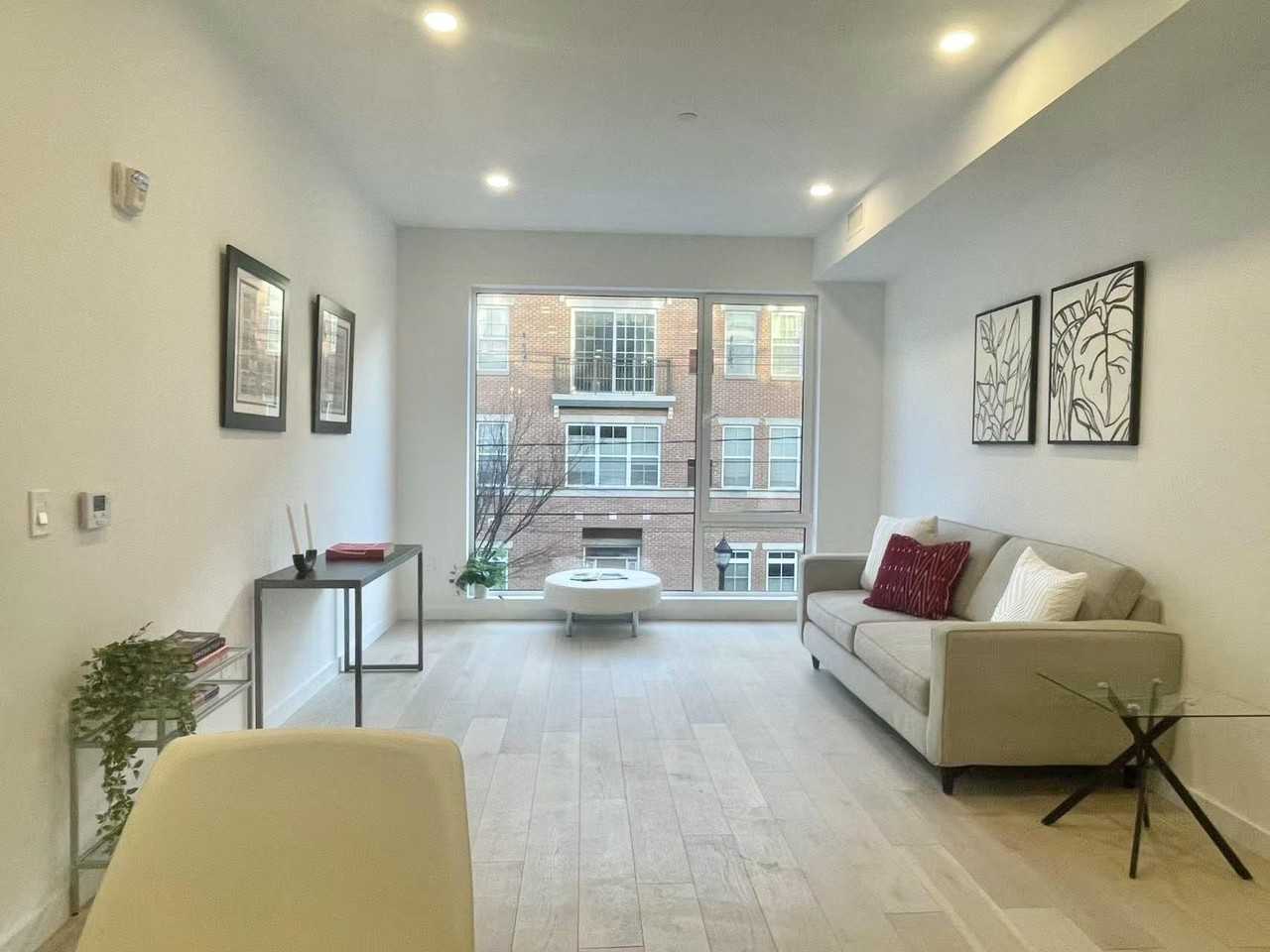 425 3rd St #215 - Photo 2 of 18