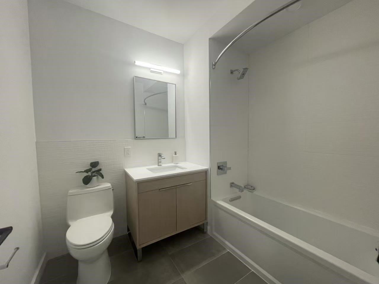 425 3rd St #215 - Photo 5 of 18