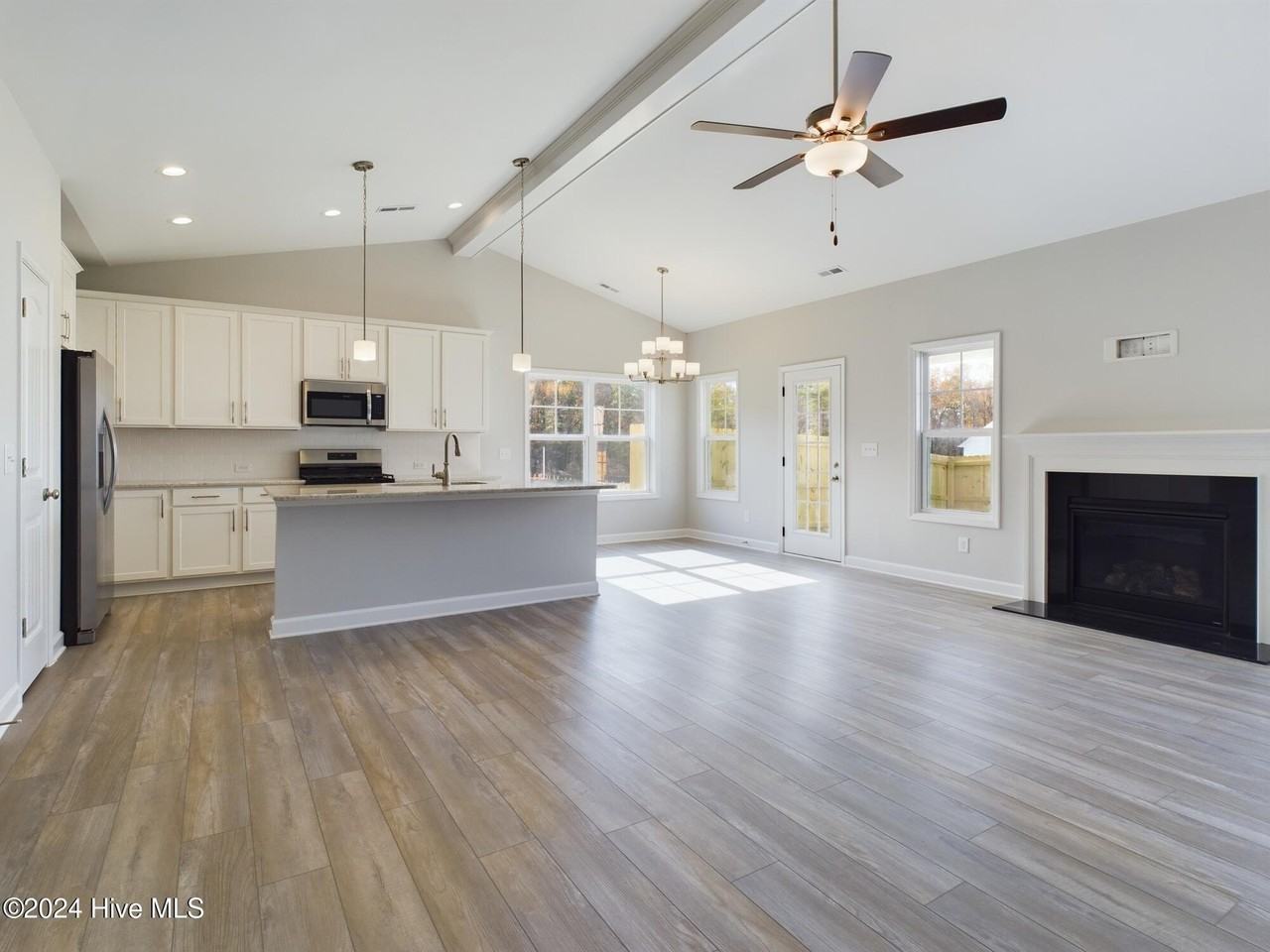 501 Grassy Gap Trl - Photo 4 of 34