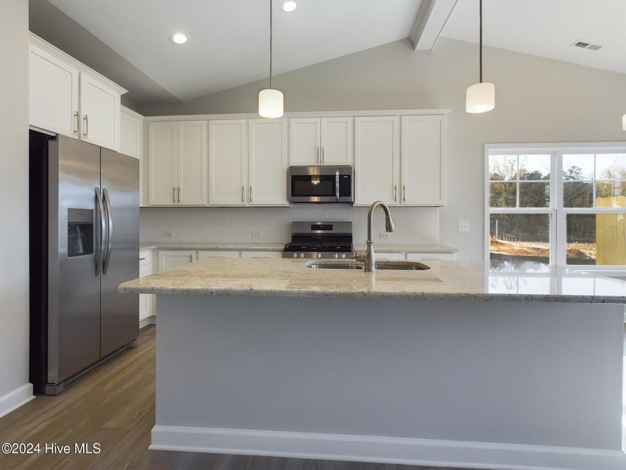 501 Grassy Gap Trl - Photo 5 of 34