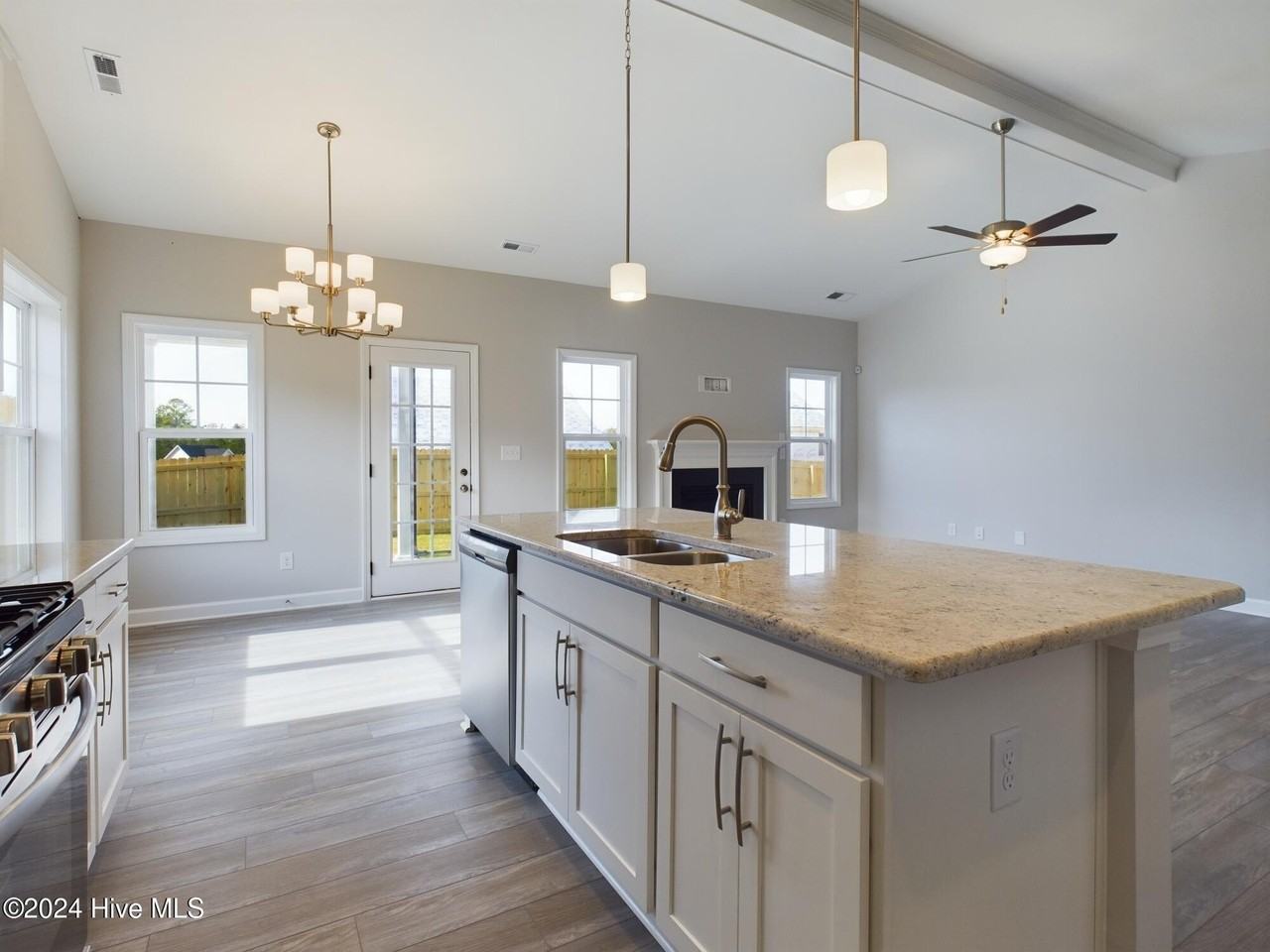 501 Grassy Gap Trl - Photo 7 of 34