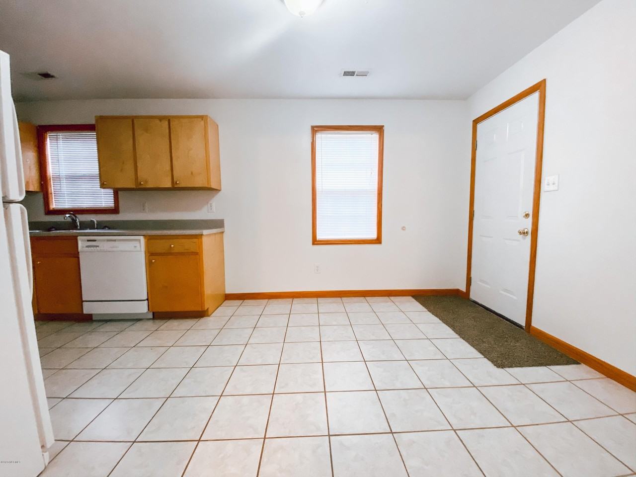 118 Arabian Ln - Photo 3 of 10