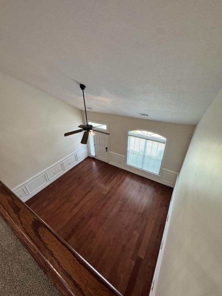 815 Mayo Ln - Photo 4 of 35