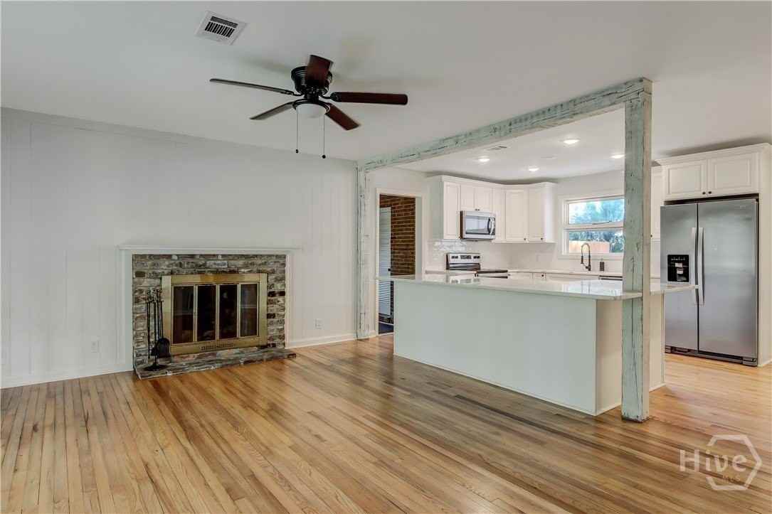 504 Lee Blvd - Photo 3 of 29