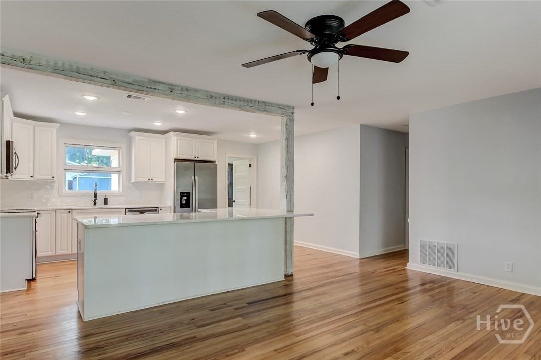 504 Lee Blvd - Photo 4 of 29