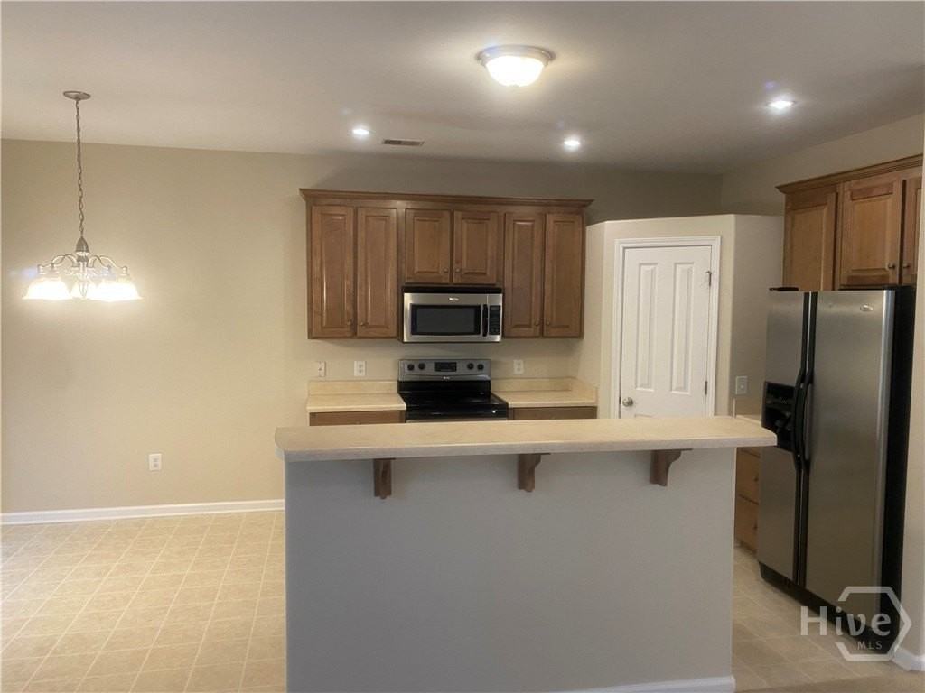 240 Summer Hill Way - Photo 4 of 11