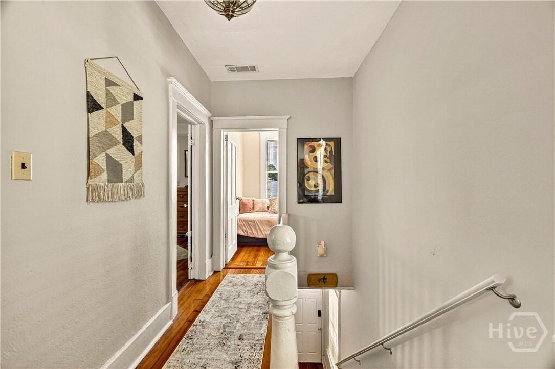 530 E 35th St Unit B - Photo 6 of 32