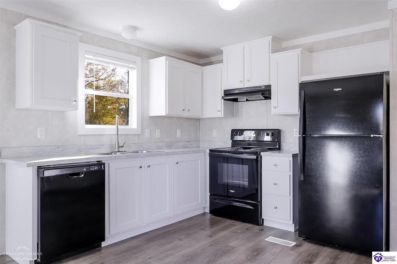 105 Hastings Drive - Photo 6 of 13