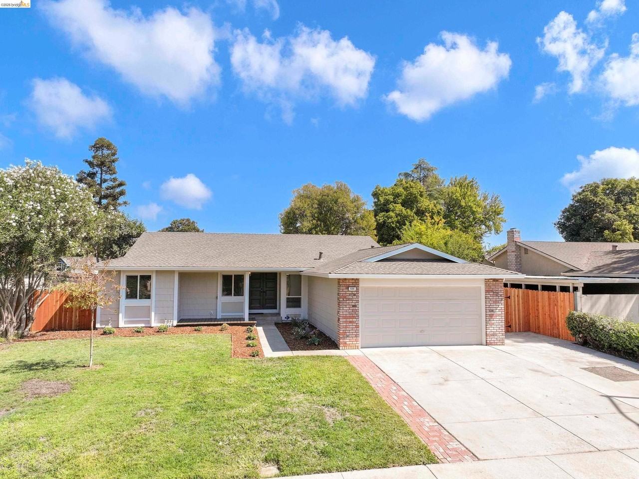 630 Heather Pl - Photo 7 of 35