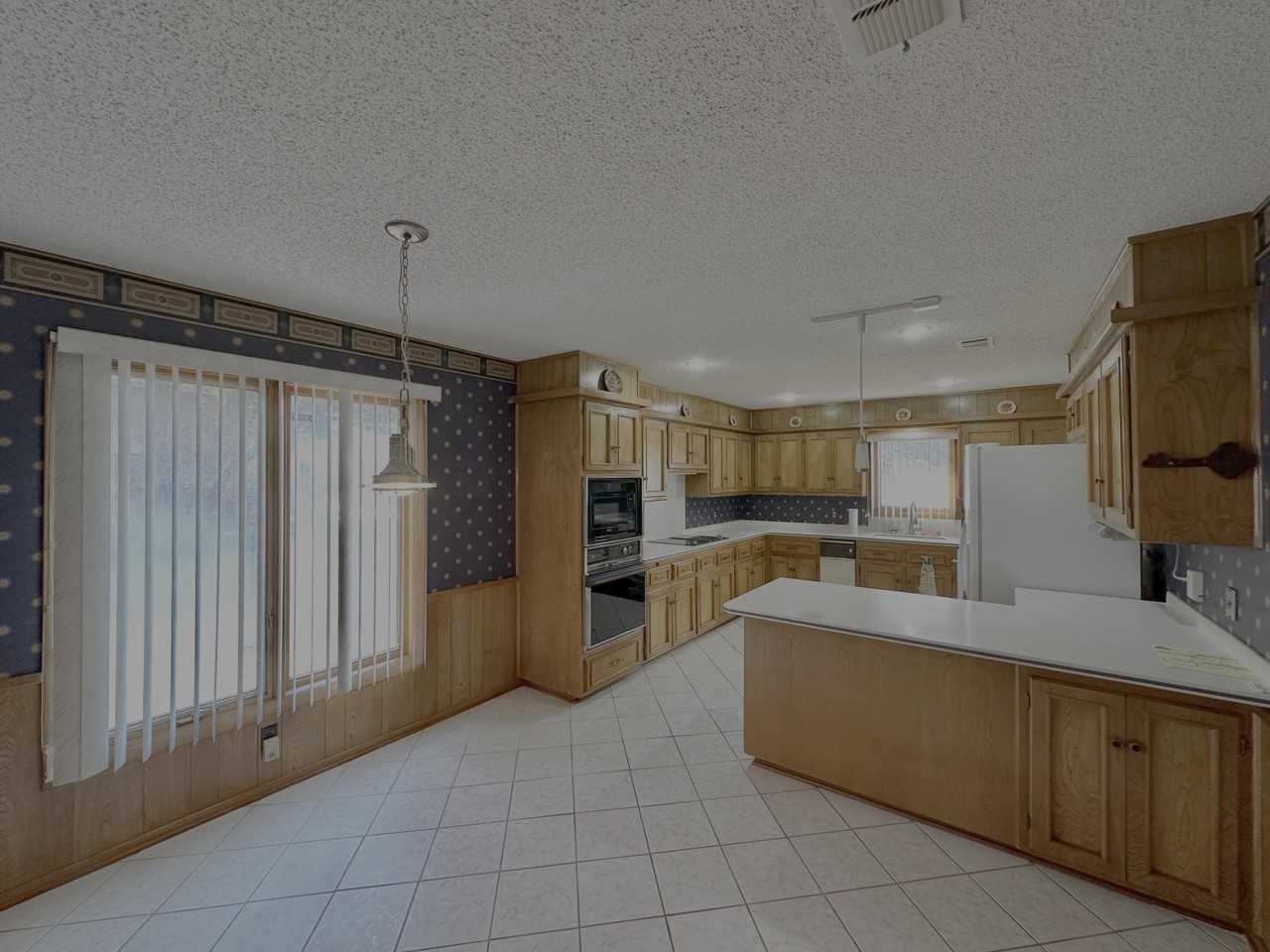 4610 88th St - Photo 5 of 20