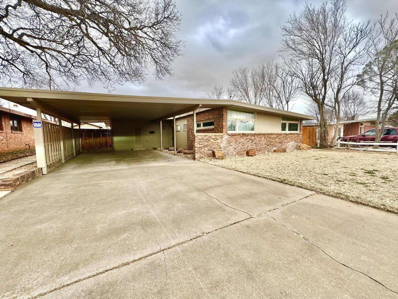 2514 47th St - Photo 2 of 19