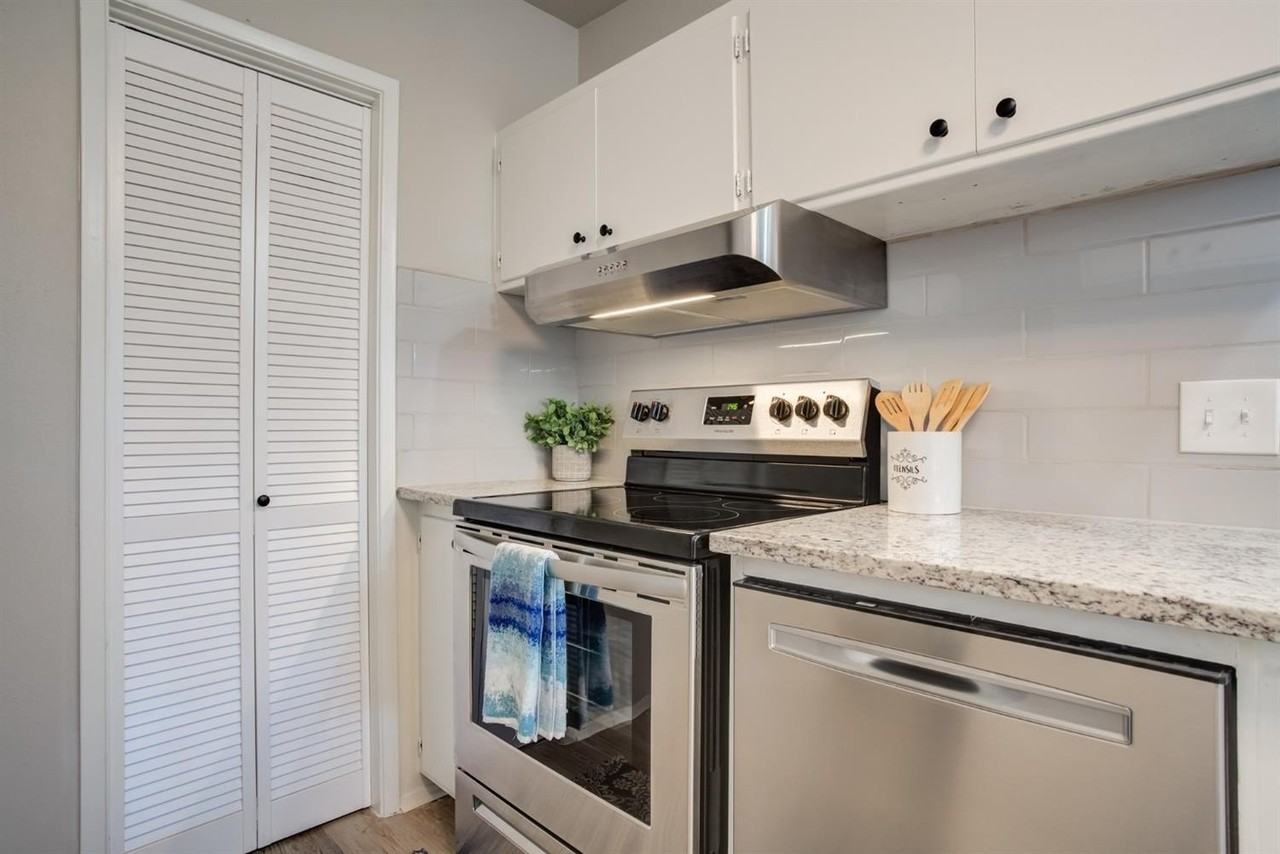 2514 47th St - Photo 6 of 19