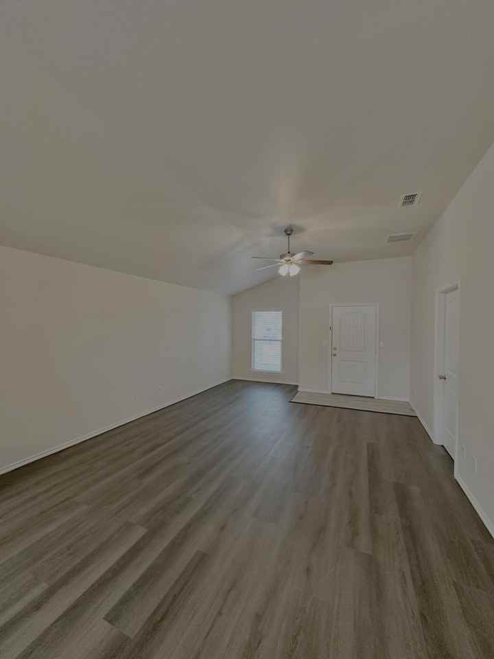 2119 140th St - Photo 3 of 15