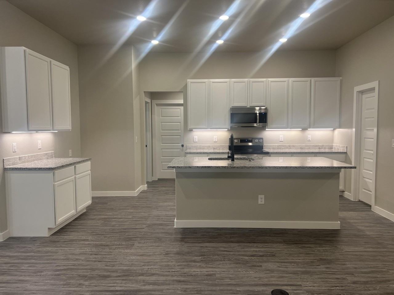 1711 141st St - Photo 4 of 12