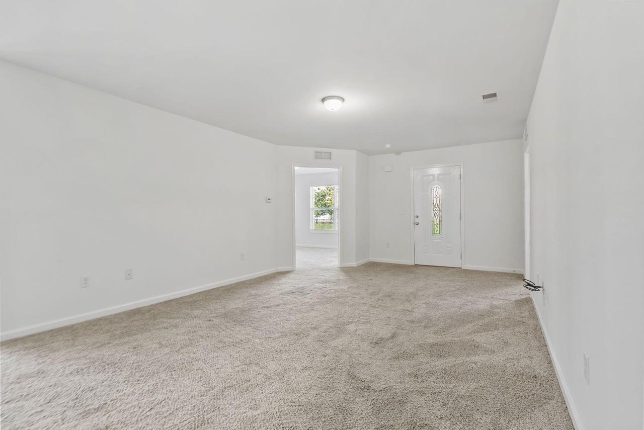 573 Regency Cir - Photo 7 of 25