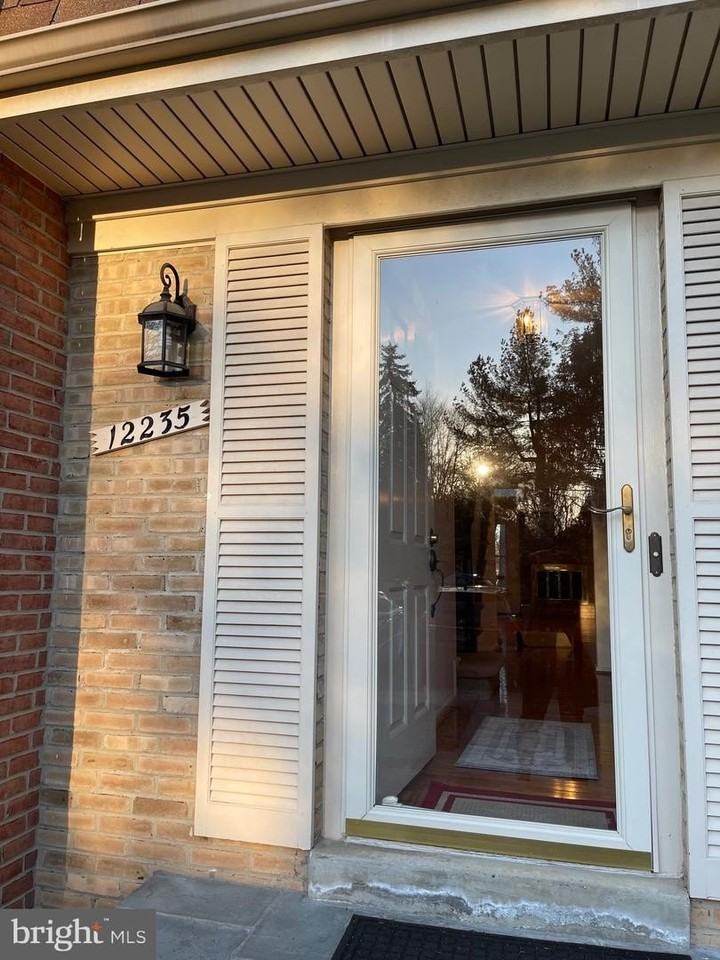 12235 Tildenwood Dr - Photo 3 of 50